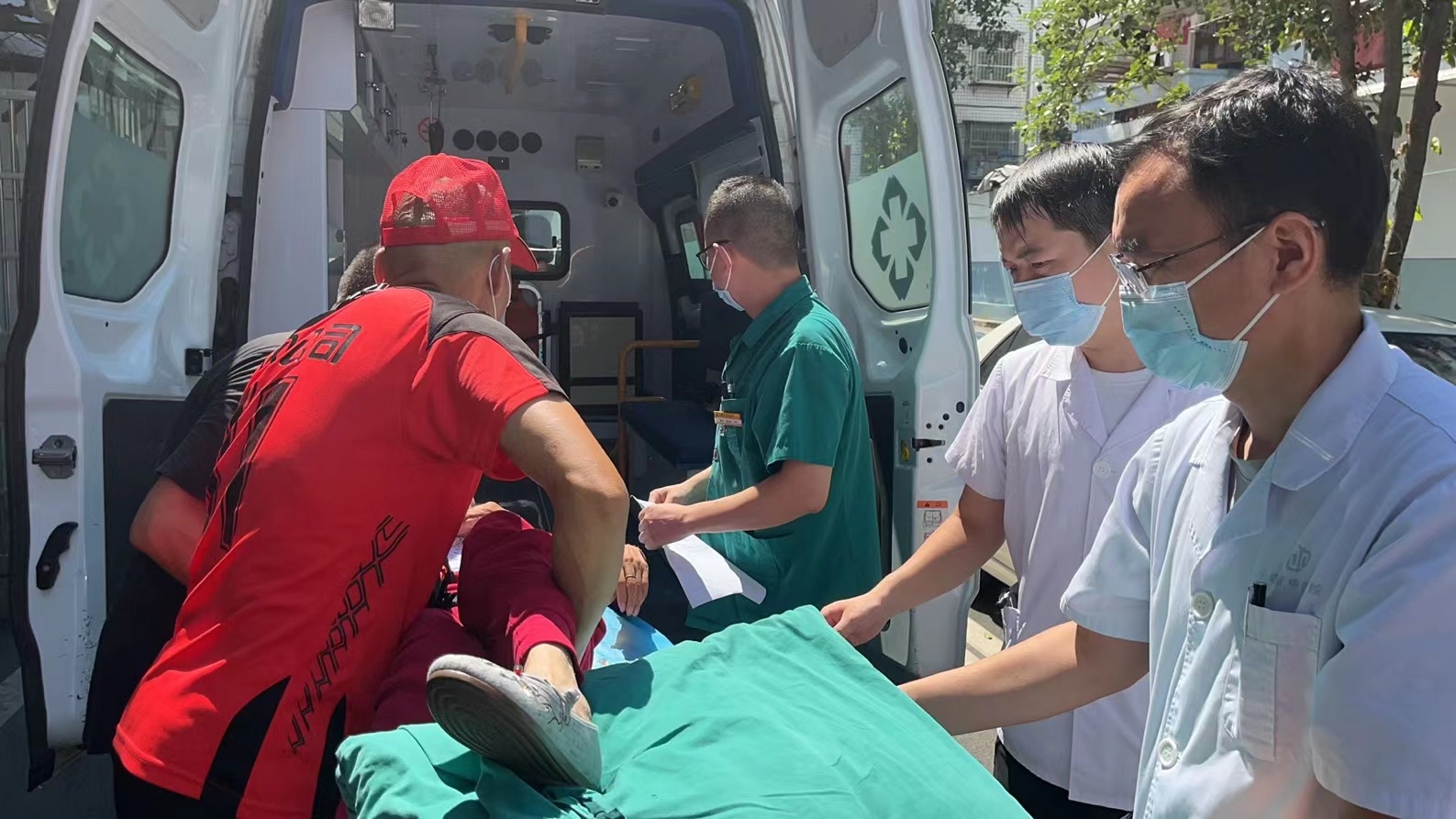 黨員胡金海 (1).jpg 黨員胡金海 (1).jpg