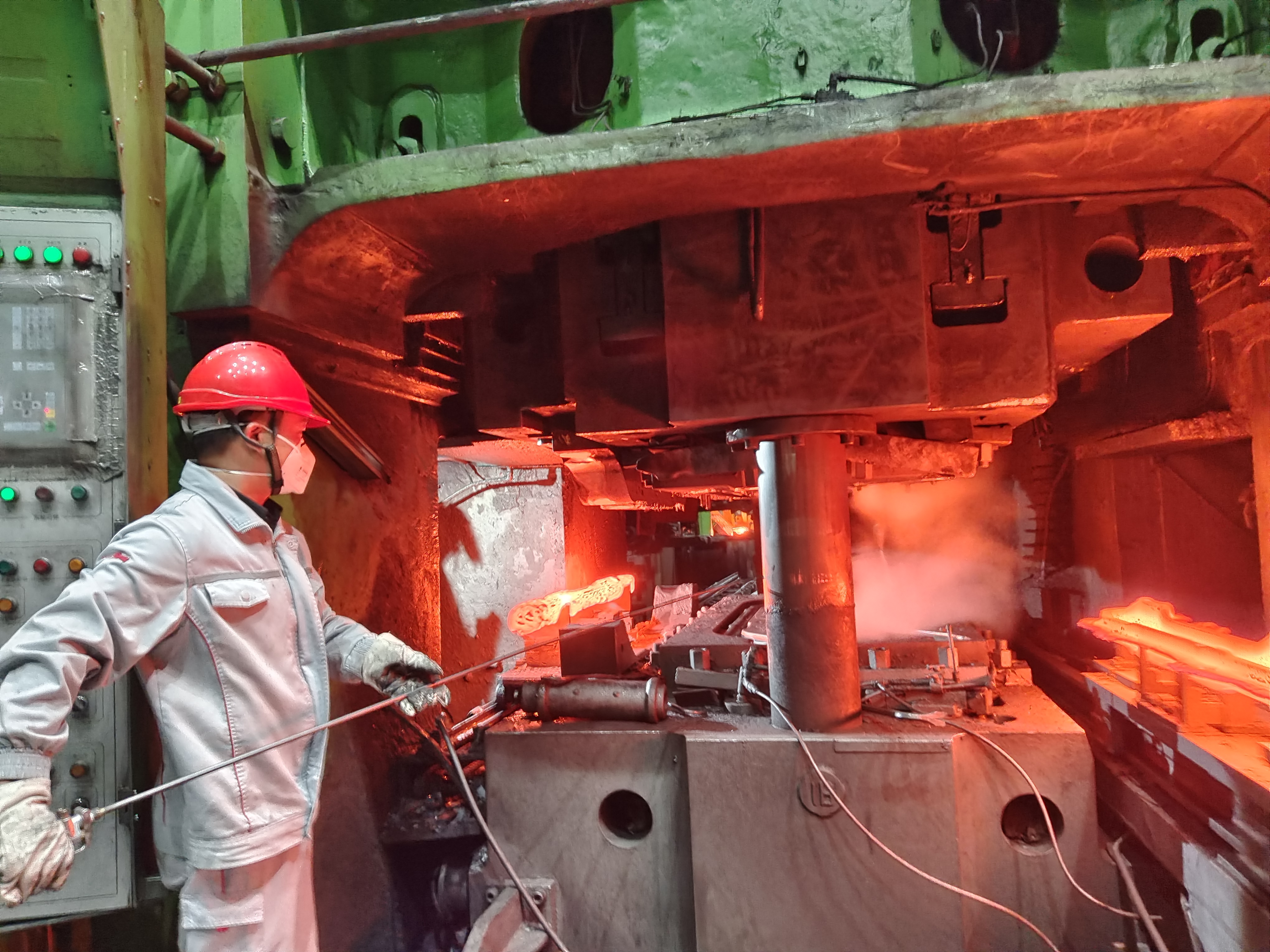 分廠廠長頂崗1.jpg 分廠廠長頂崗1.jpg