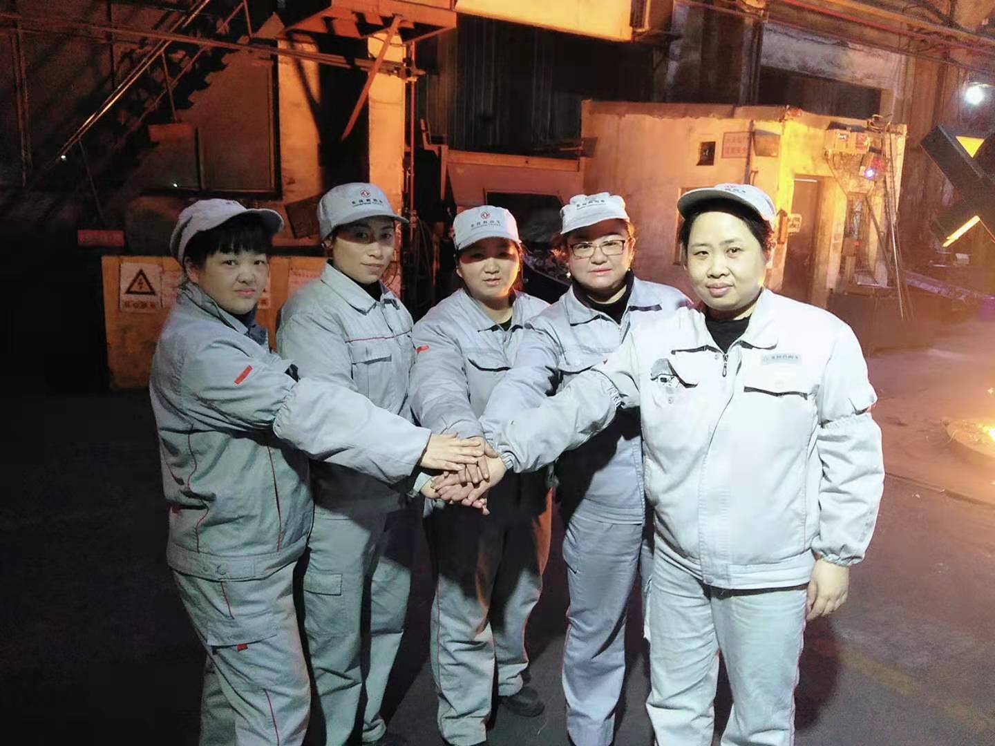 熊熊爐臺鑄就鋼鐵女俠 (2).jpg 熊熊爐臺鑄就鋼鐵女俠 (2).jpg