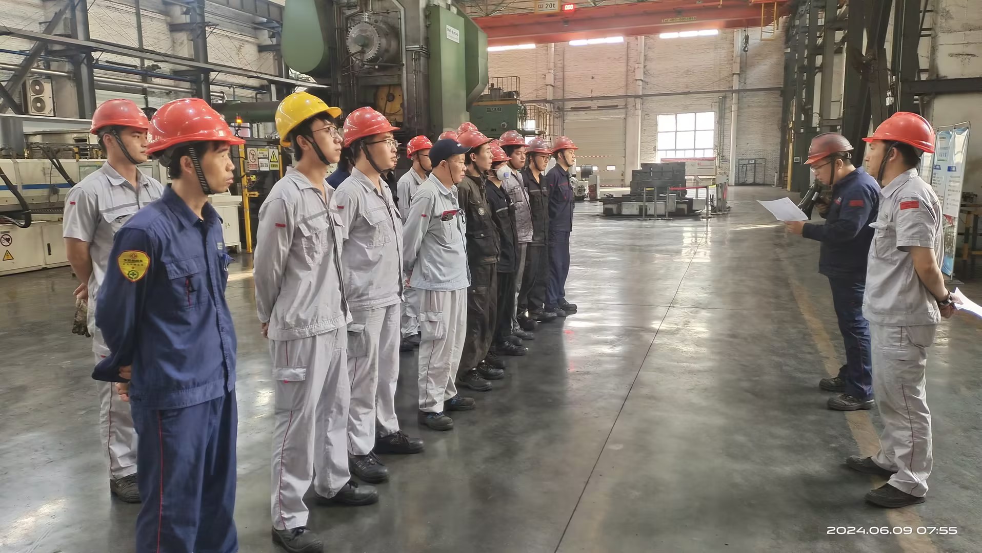 裝備和模具技術(shù)人員已經(jīng)到位維保開展支援_20240609_075504.jpg 裝備和模具技術(shù)人員已經(jīng)到位維保開展支援_20240609_075504.jpg