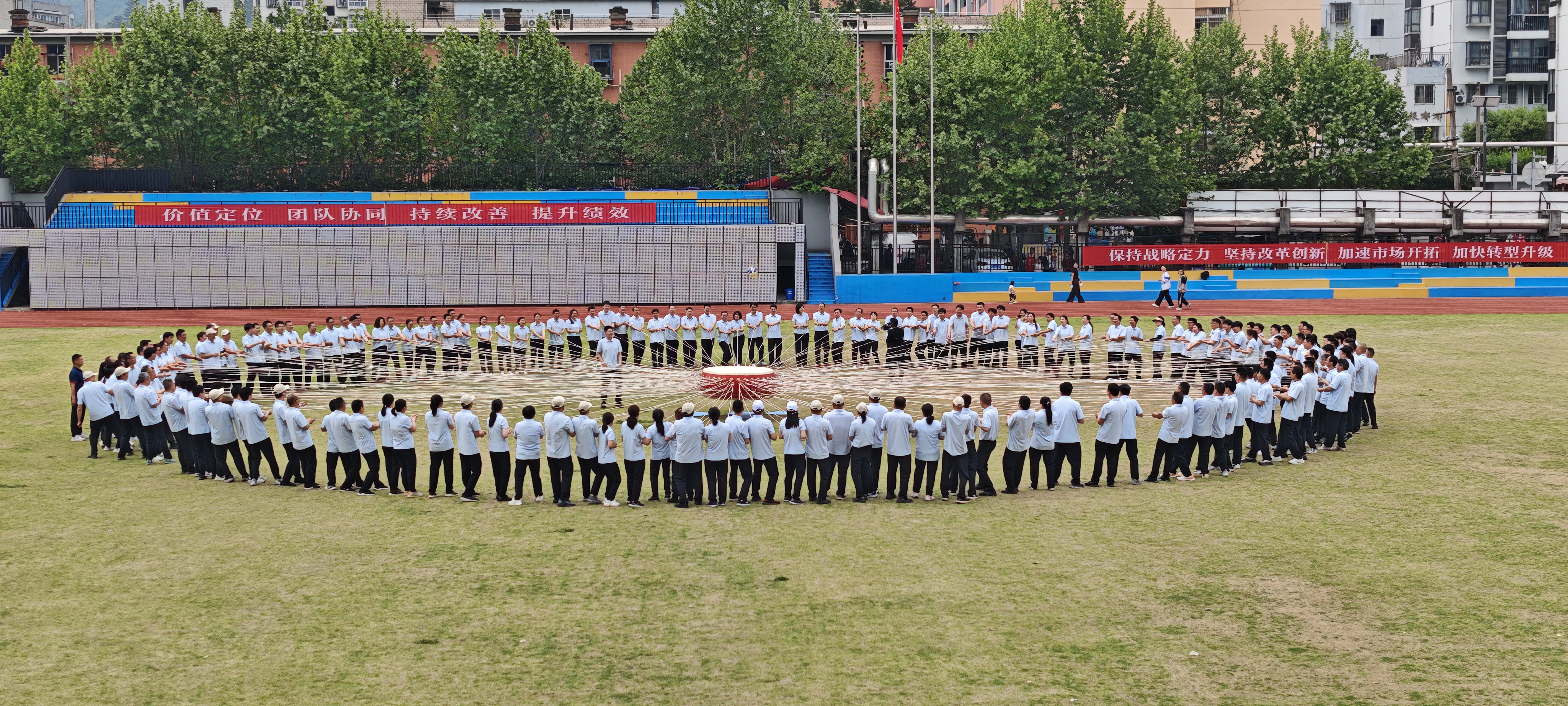 顛球 (4).jpg 顛球 (4).jpg